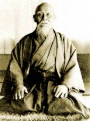 Imagem histórica de Morihei Ueshiba e do Aikido
